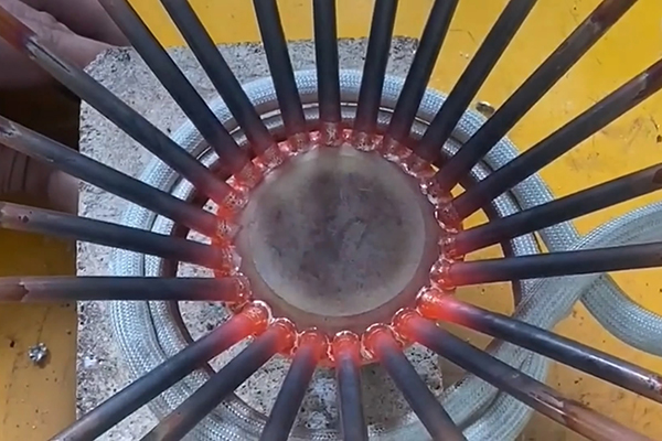 高頻焊接機(jī)，高頻釬焊機(jī)，分液器接頭銅管焊接