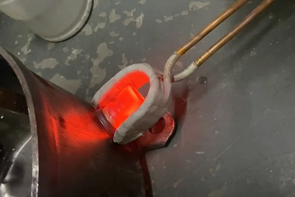手持式高頻焊機(jī)，高頻加熱機(jī)它不單可以焊接銅管，還可以做熱處理
