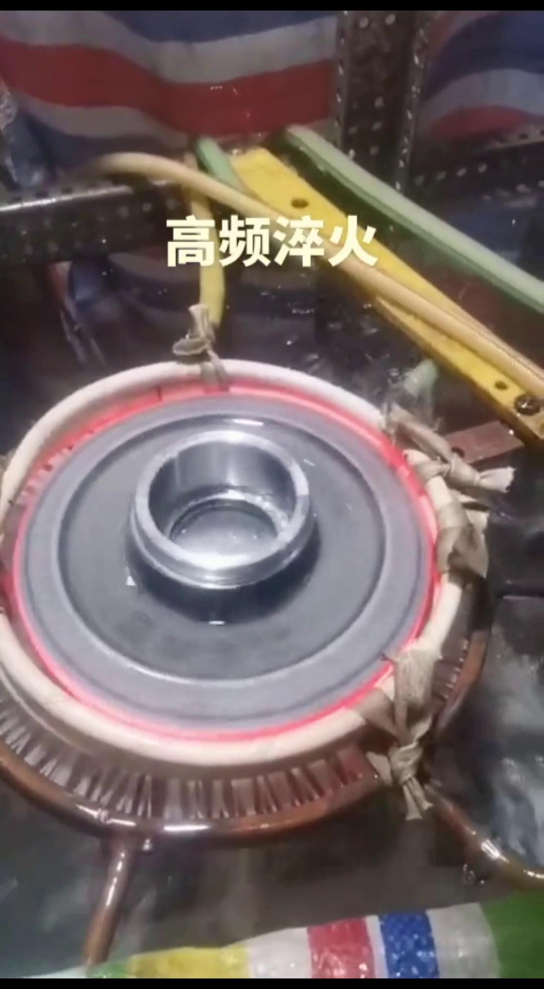 高頻感應(yīng)自動化淬火設(shè)備主要用于金屬材料的淬火處理