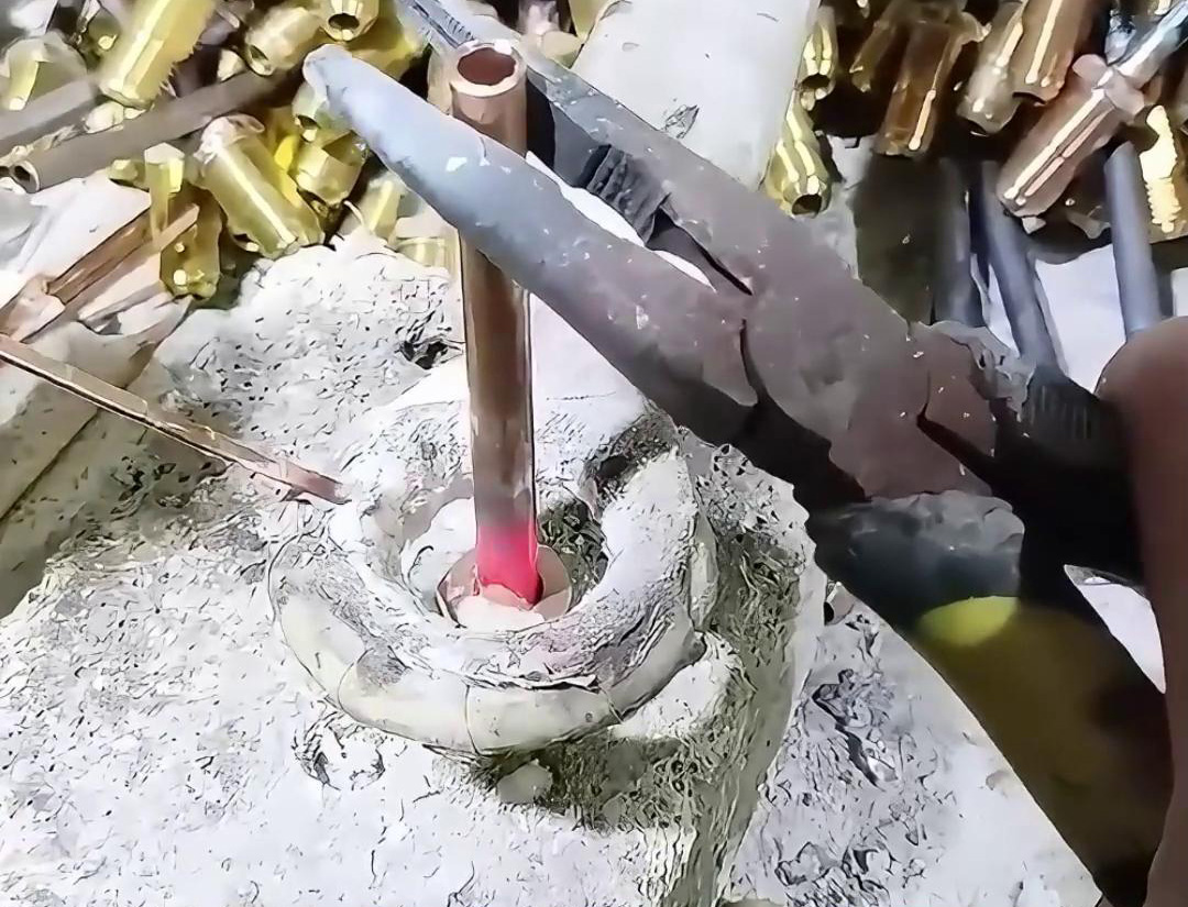 高頻釬焊機(jī)加熱速度快、焊接強(qiáng)度高、密封性好 銅件焊接好幫手