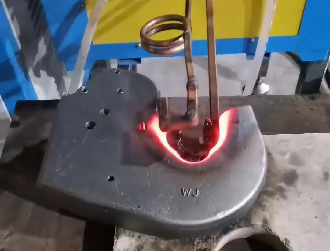 拖拉機(jī)配件內(nèi)孔高頻淬火，用于提高零件的耐磨性、硬度和疲勞強(qiáng)度