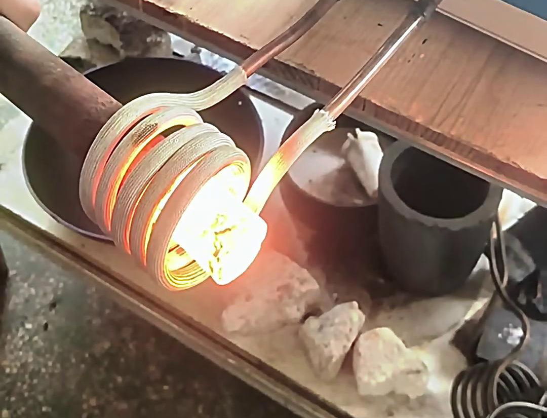 高頻機(jī)棒料加熱用于金屬加工、如熱鍛、熱處理退火、正火、淬火等