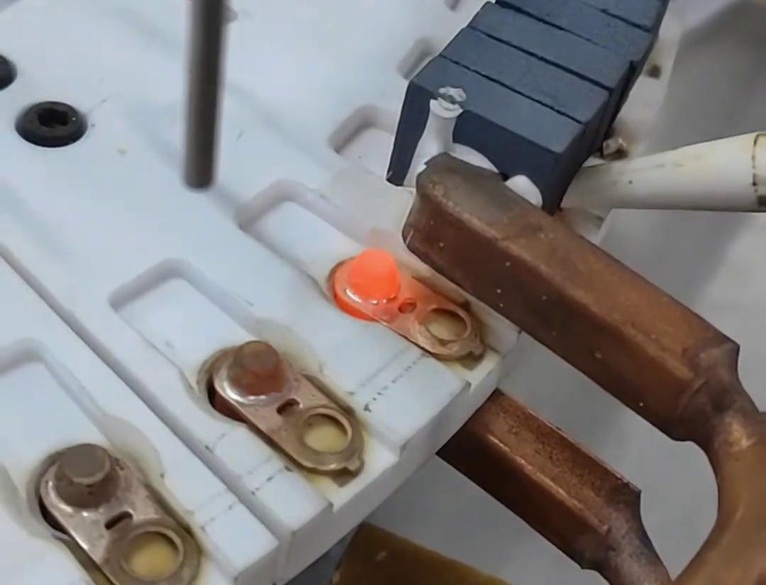 海瑞拓超高頻焊接機(jī)：電子配件整流器焊接生產(chǎn)的革新(圖2)