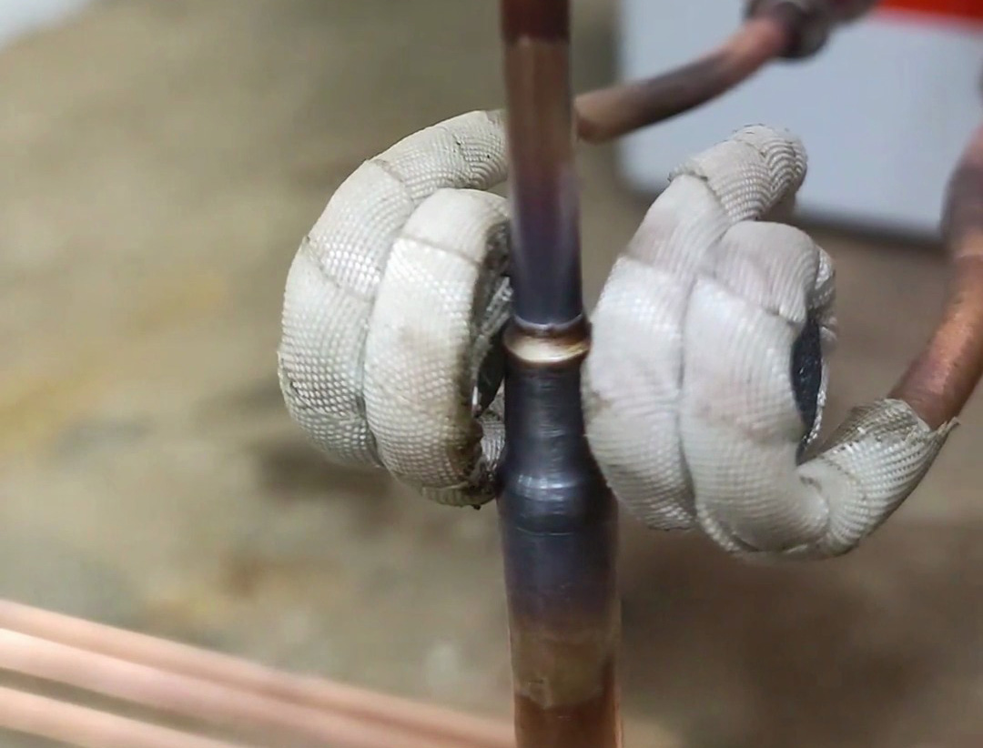 這種焊接方法你知道嗎？高頻焊接設(shè)備無焊點(diǎn)焊接銅管全過程