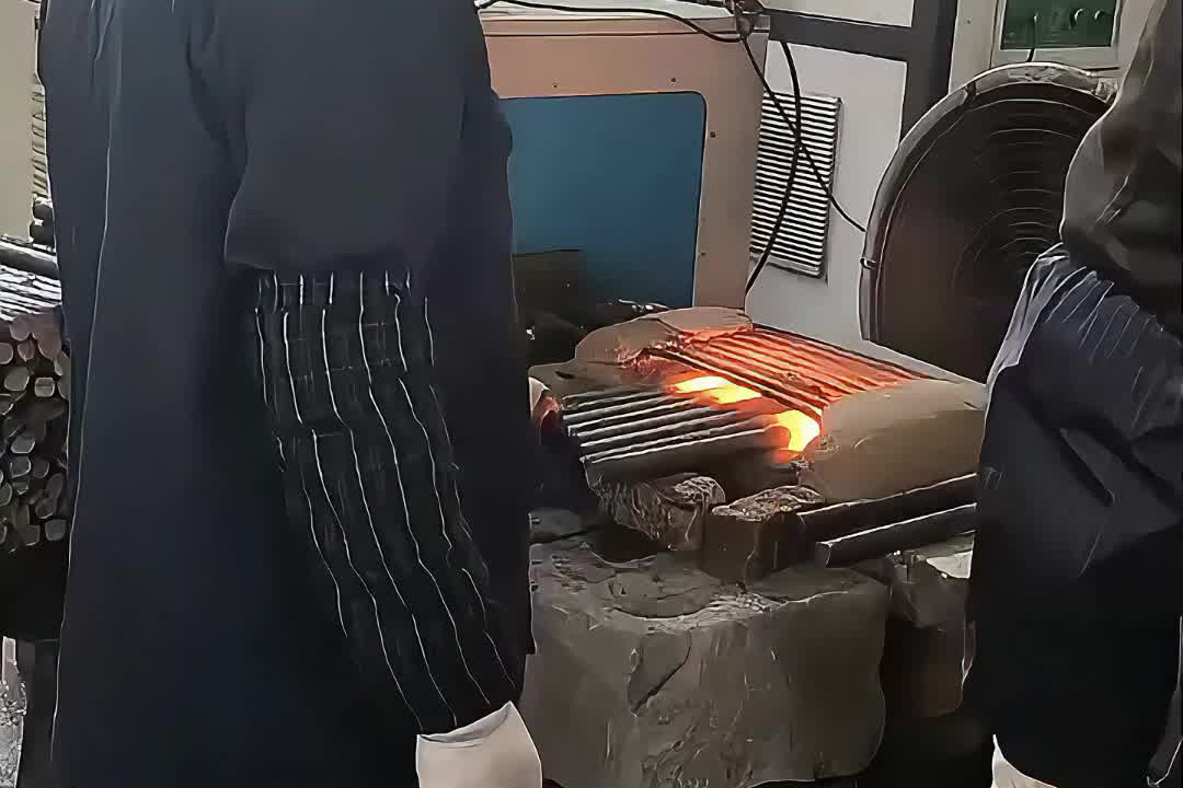 棒料加熱鍛打效率革命！海瑞拓感應加熱設備，幾秒升溫上千度