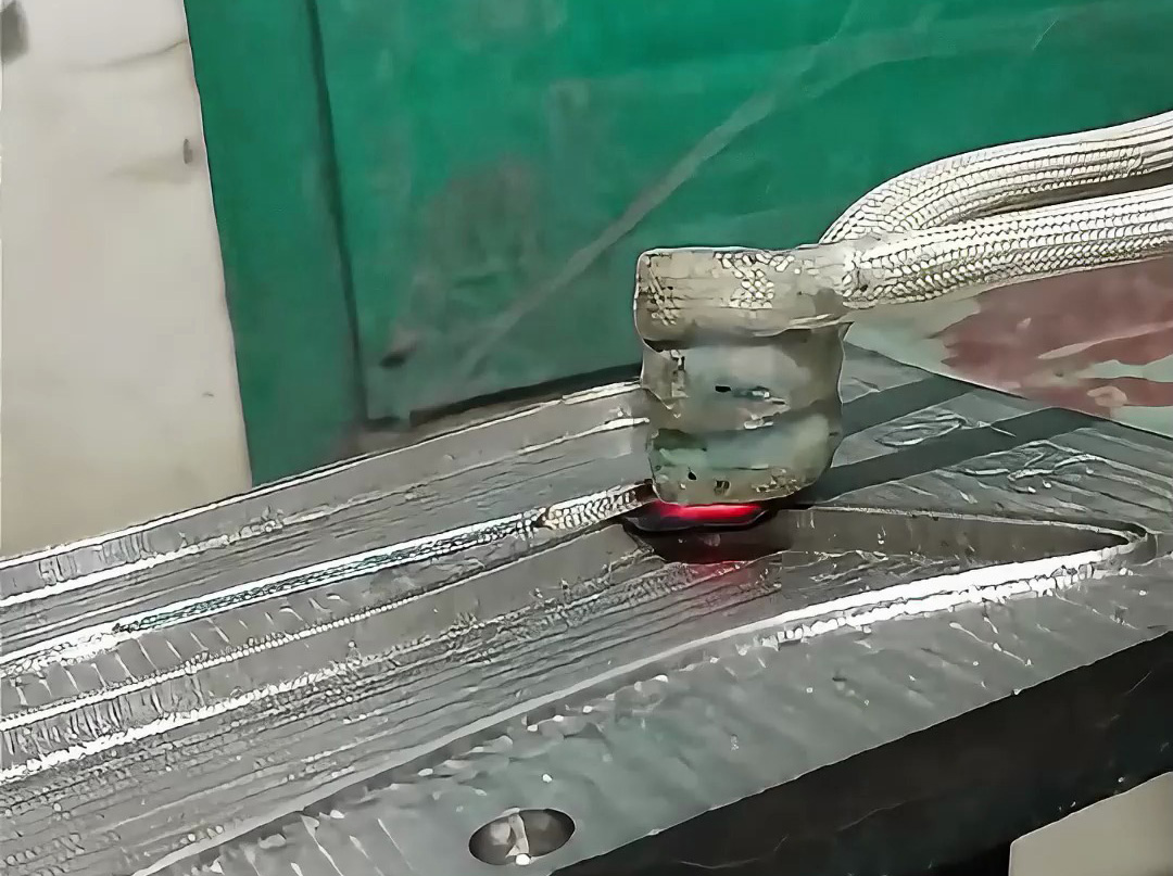 邊緣強(qiáng)度不足？高頻加熱淬火技術(shù)讓模具耐用性提升300%！