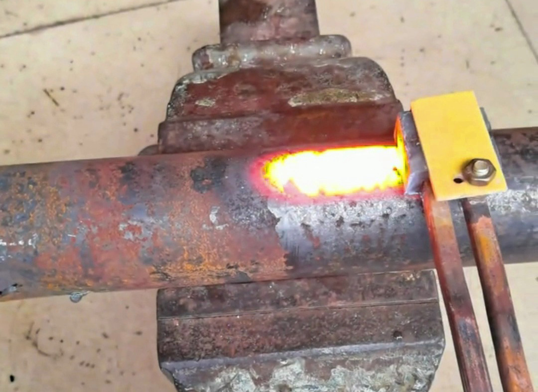 一機(jī)多用！海瑞拓手持式高頻加熱機(jī)，鋼板圓管加熱輕松搞定