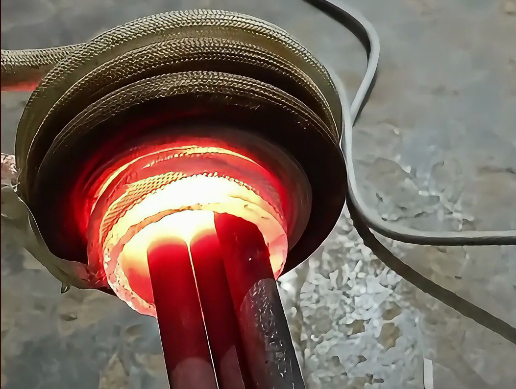 高頻加熱機(jī) 配備帶石英保護(hù)套的感應(yīng)加熱線圈 避免表