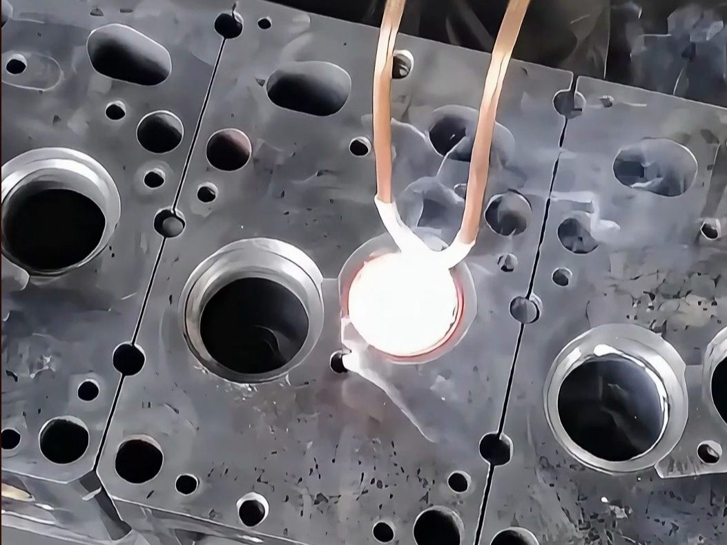 不用明火，發(fā)動機(jī)氣門蓋輕松拆卸！高頻機(jī)竟能這樣用。