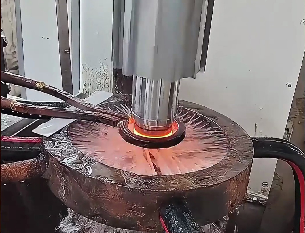  一秒煥新硬度！海瑞拓數控淬火機床，解鎖軸類熱處理工業(yè)黑科技