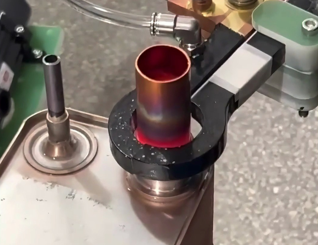 海瑞拓手持高頻焊機，一分鐘輕松完成復(fù)雜焊接！