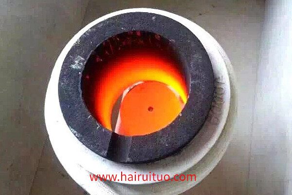 廣東海瑞拓的小型熔煉爐有哪些優(yōu)勢(shì)和特點(diǎn)