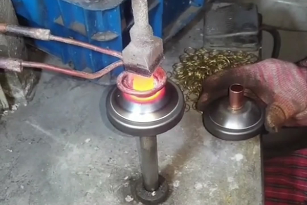 小型高頻淬火設(shè)備感應(yīng)加熱快速熱處理時(shí)的淬火冷卻(圖1)